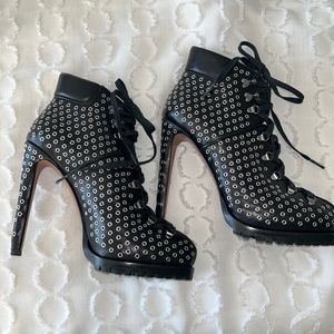NWOT Alaia booties 🖤